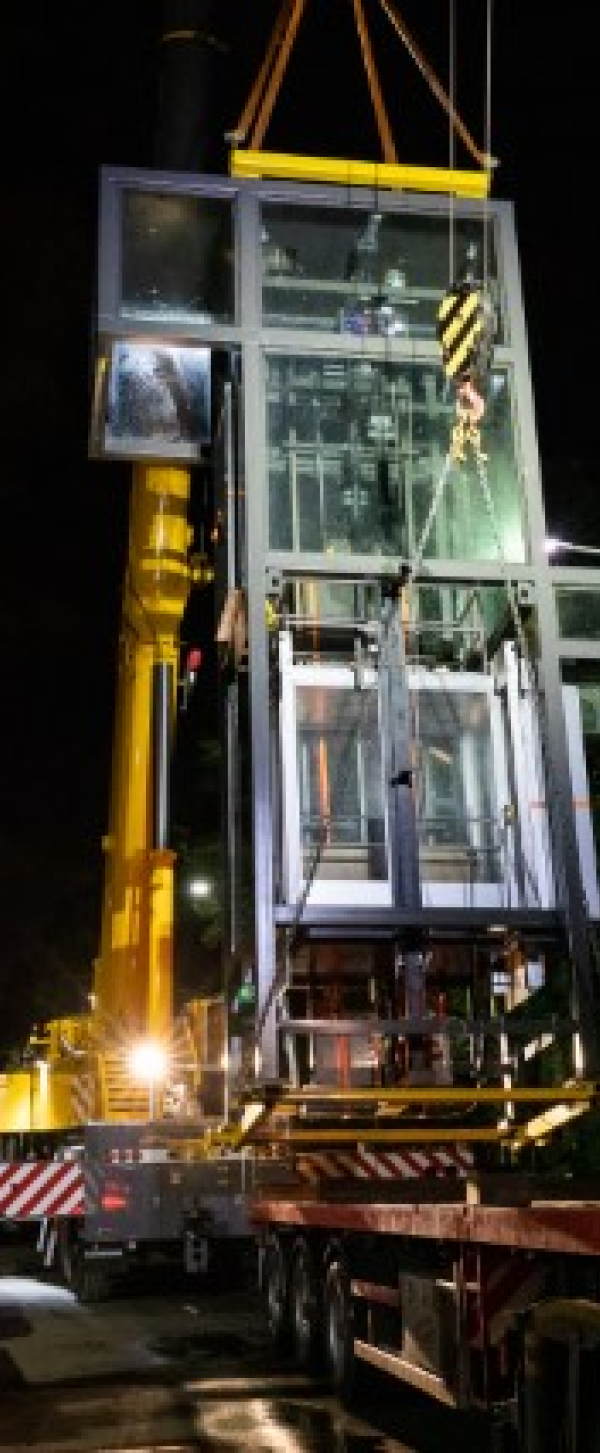 Amstelveenlijn190815-inhijsen%20lift%20bij%20Onderuit-14_jpg.jpg