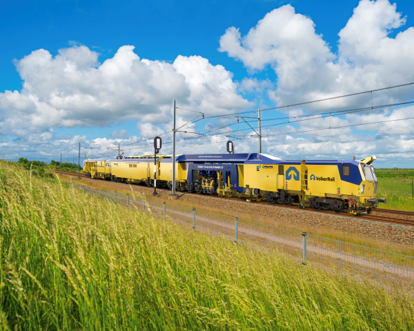 Hybride stopmachine VolkerRail_landschap.png