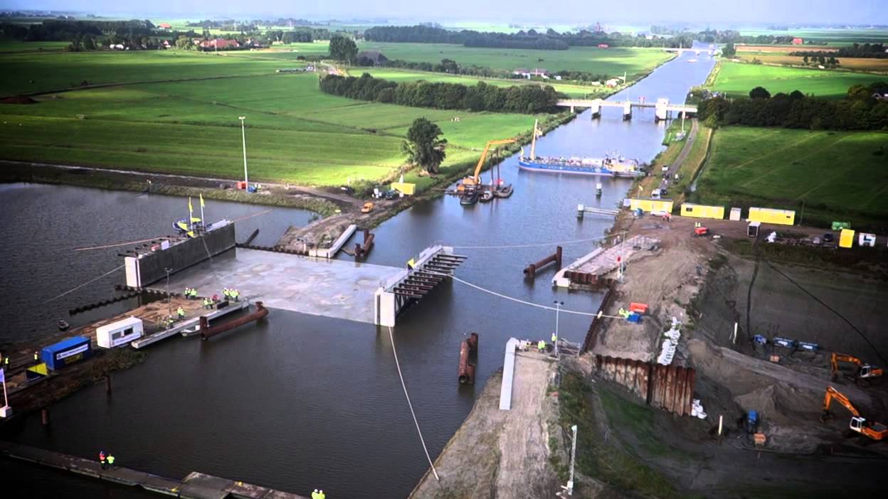 Aquaduct invaren en afzinken Leeuwarden